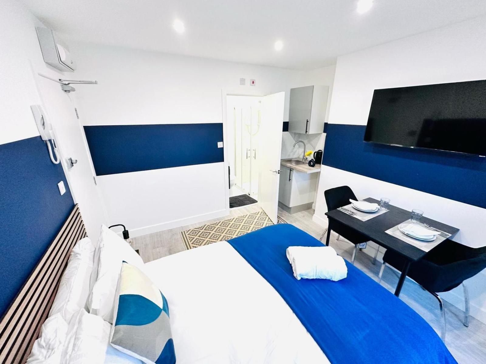London 58 Blue House City Center Studio, Top Spot ภายนอก รูปภาพ