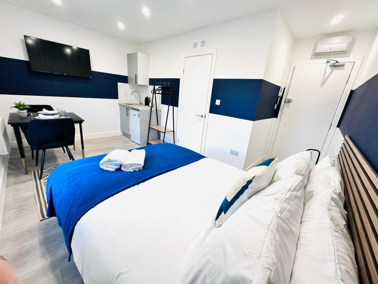 London 58 Blue House City Center Studio, Top Spot ภายนอก รูปภาพ
