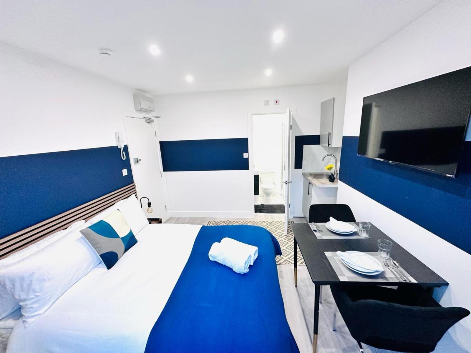 London 58 Blue House City Center Studio, Top Spot ภายนอก รูปภาพ
