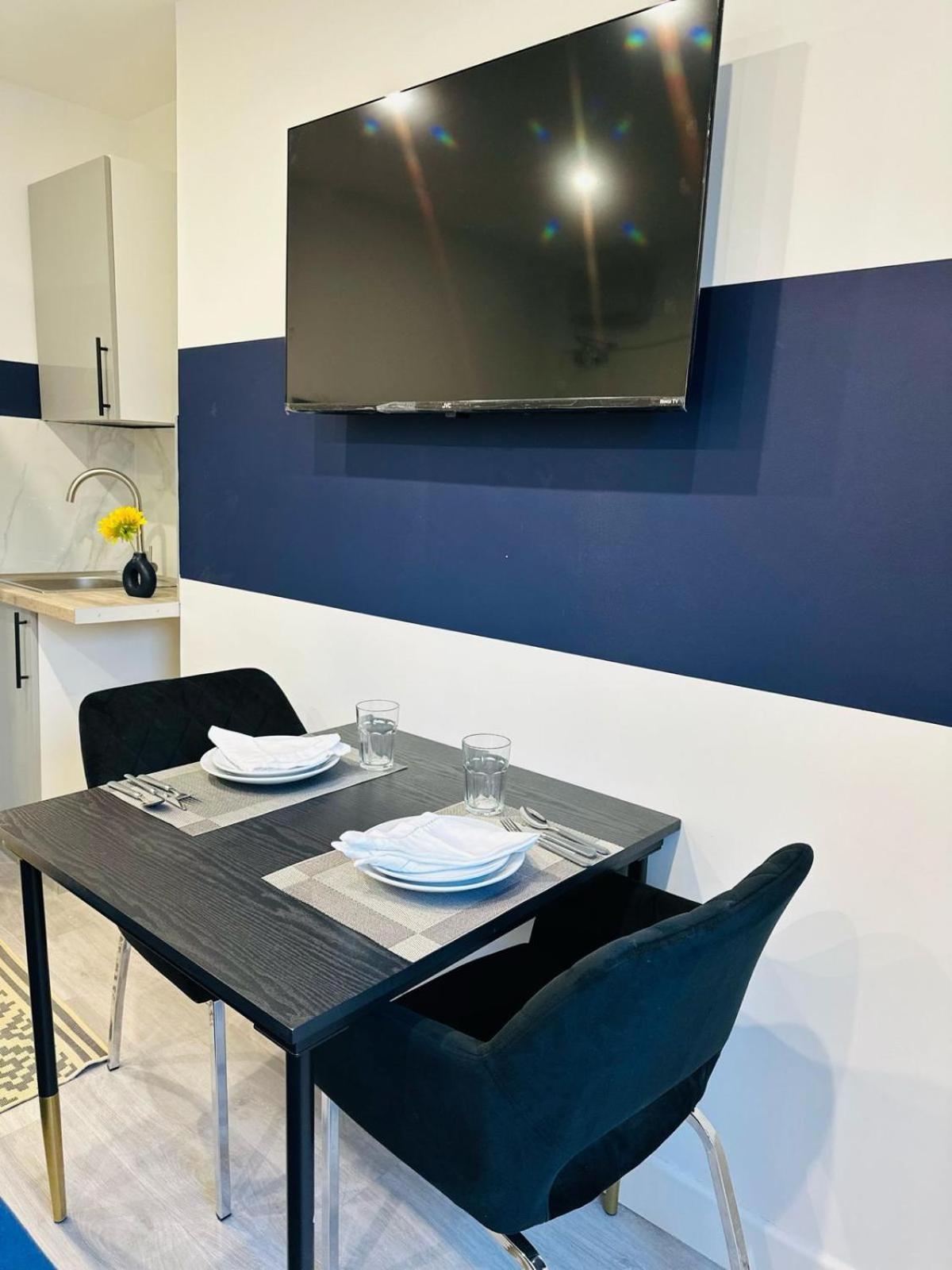 London 58 Blue House City Center Studio, Top Spot ภายนอก รูปภาพ